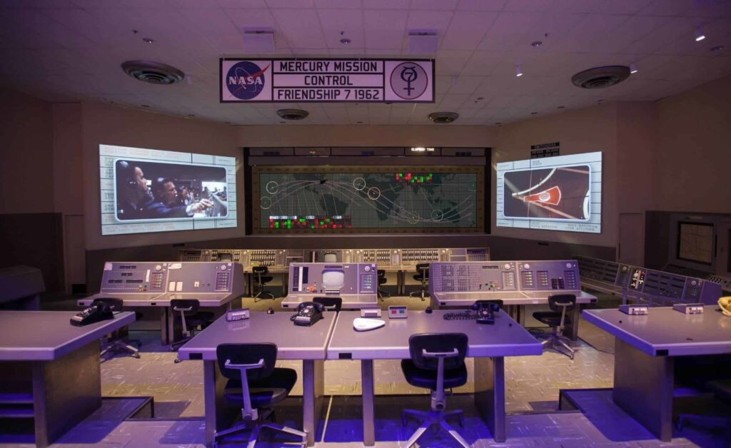 Kennedy Space Center: Heroes and Legends